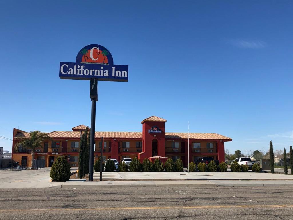 California Inn Hotel And Suites Adelanto Us 395 Екстериор снимка