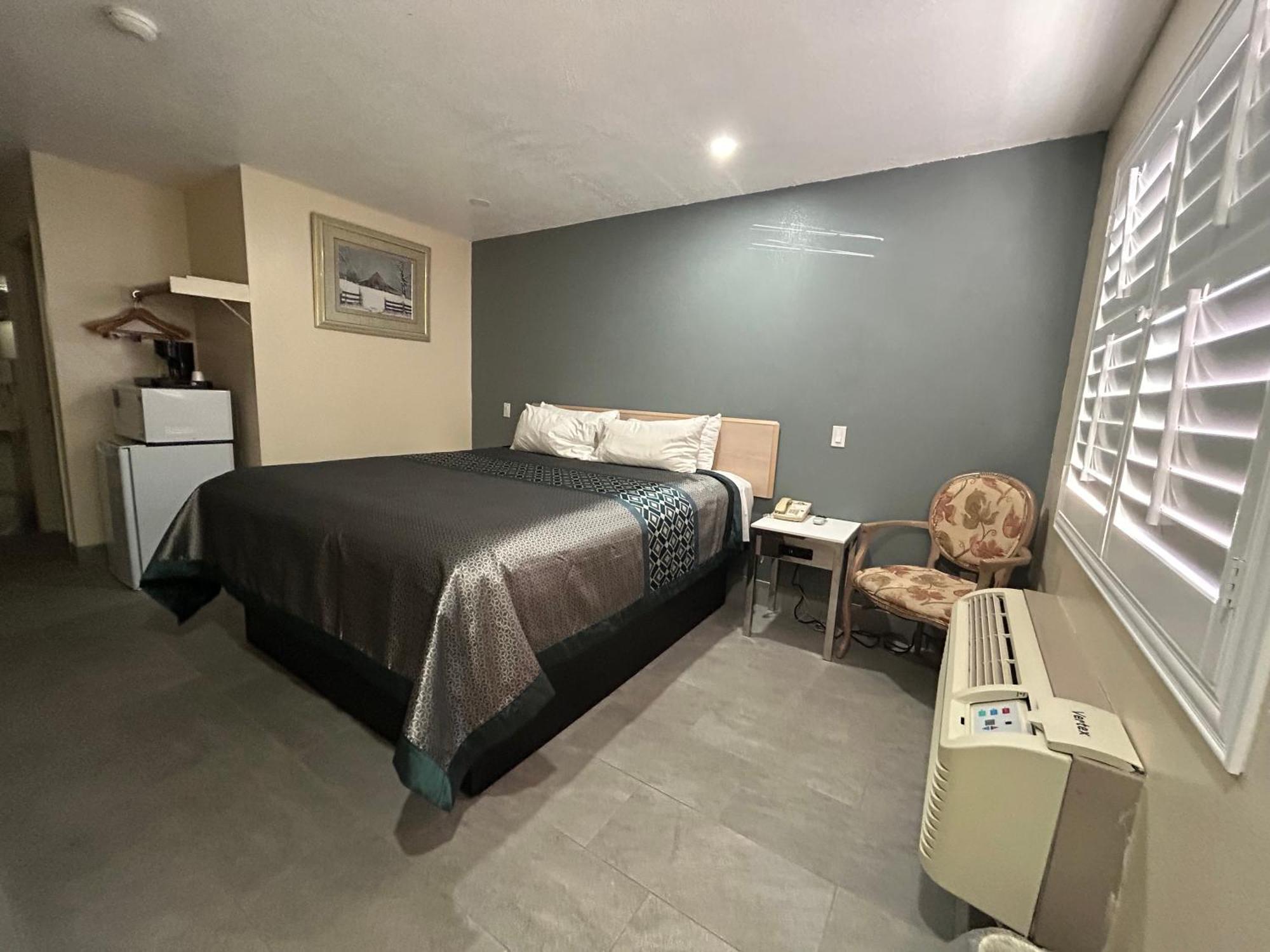 California Inn Hotel And Suites Adelanto Us 395 Екстериор снимка