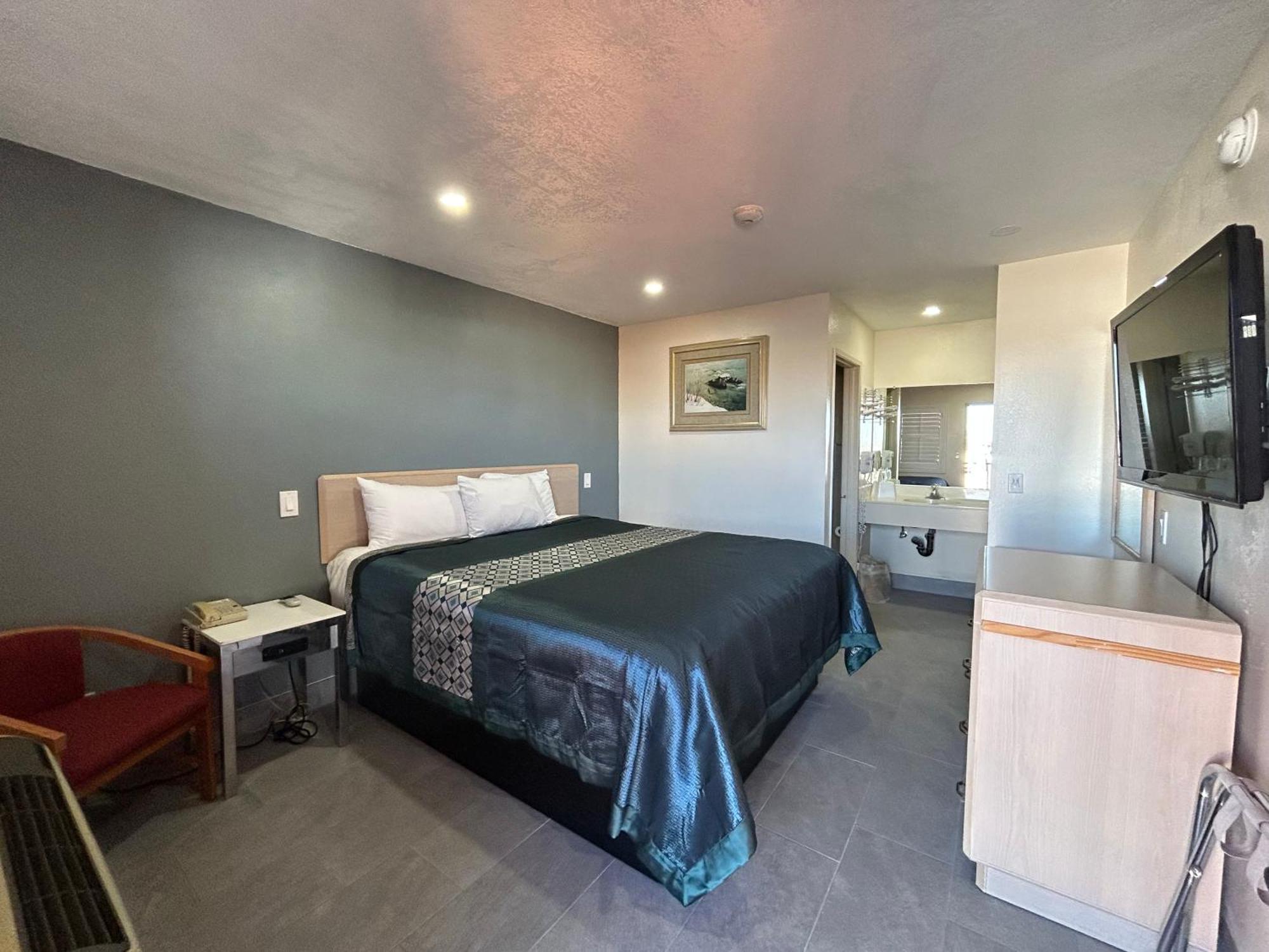 California Inn Hotel And Suites Adelanto Us 395 Екстериор снимка